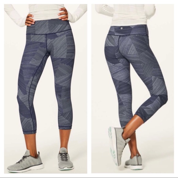 Lululemon W6AI3S Hi-Rise Wunder Under Crops Size 4 - Picture 3 of 6